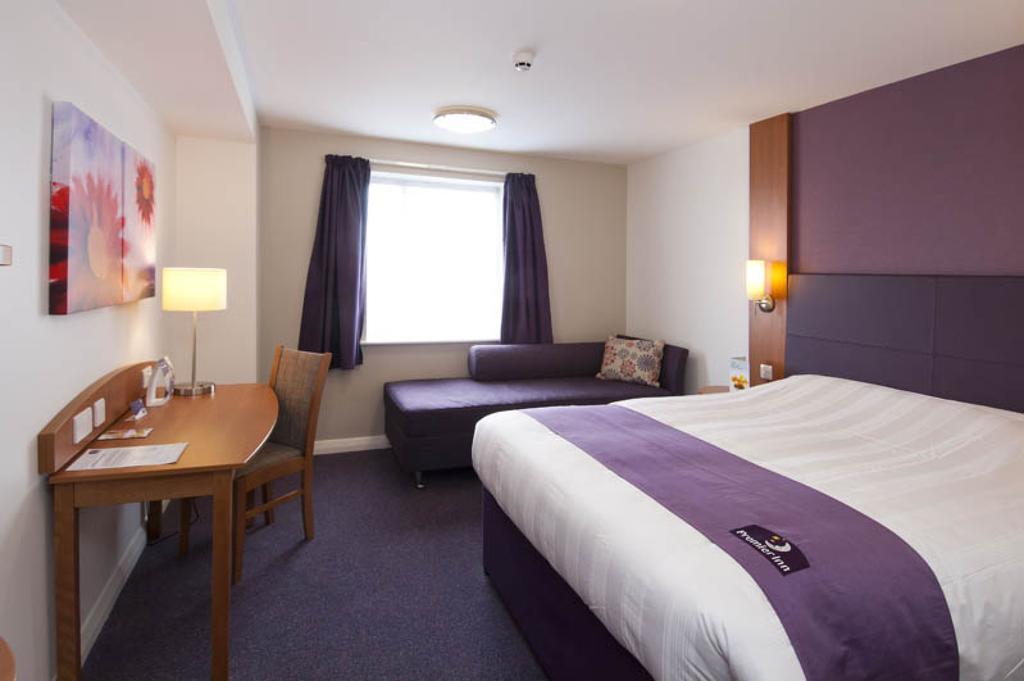 Premier Inn Newport/Telford Ньюпорт Экстерьер фото